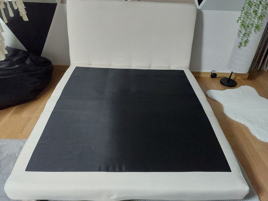 Sofa cama creme em muito bom estado