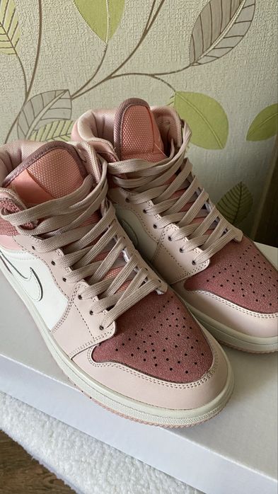 кросівки жіночі Nike 39р.