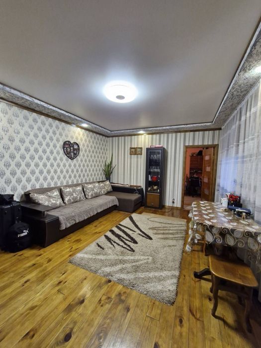 Честина будинку в смт Озерне