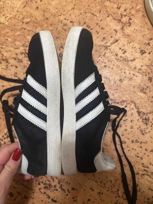 Продам кросівки Adidas Gazelle