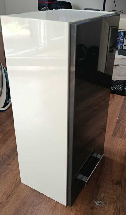 Szafka łazienkowa grafit połysk. Wys.: 60cm, szer.: 30 cm, gł.: 20cm.