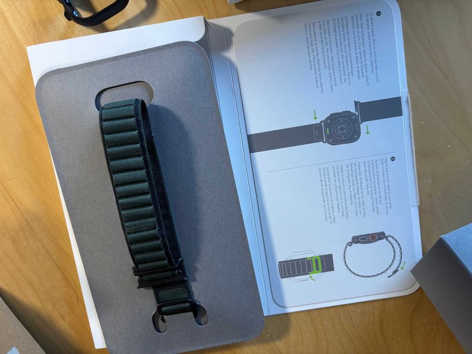 Apple Watch Ultra II GPS + Cellular 49mm Titânio Preto Alpine Loop