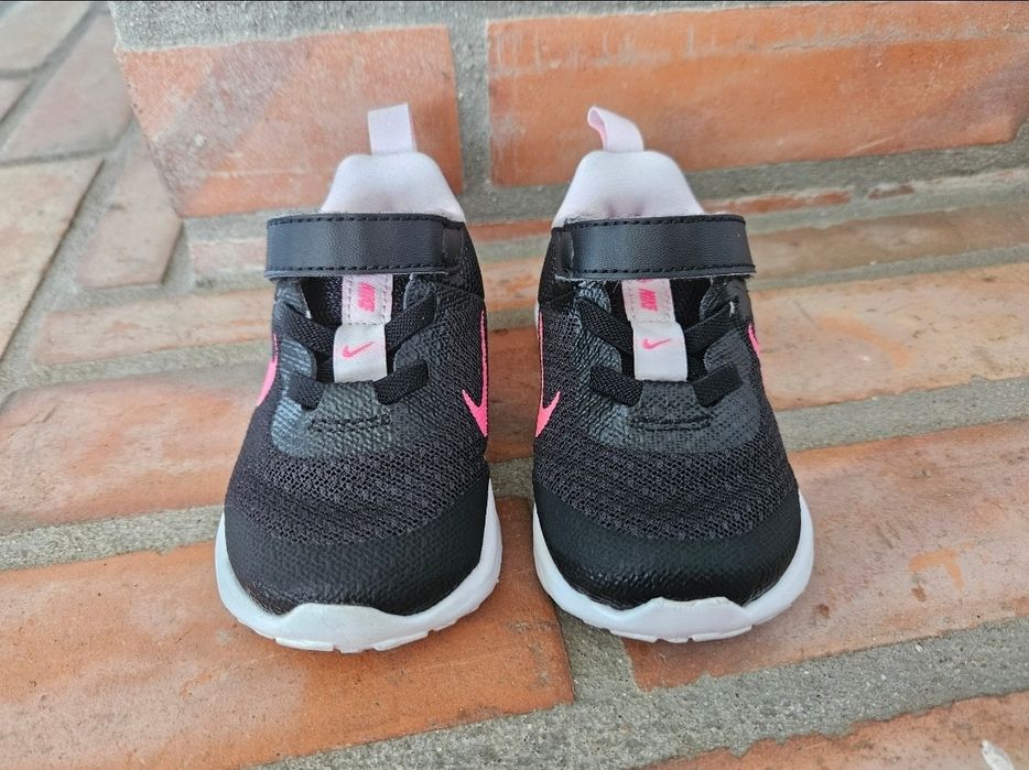 Ténis pretos Nike (19) como novos

Ténis usados 1vez, em excelente est