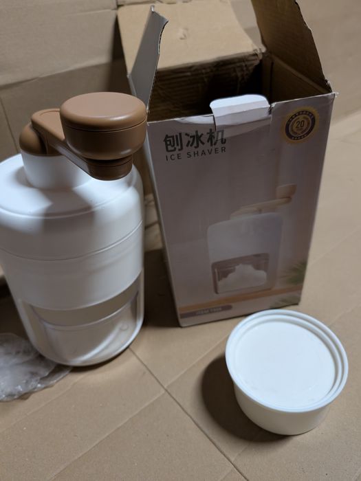 ręczna maszynka do golenia/kruszenia lodu