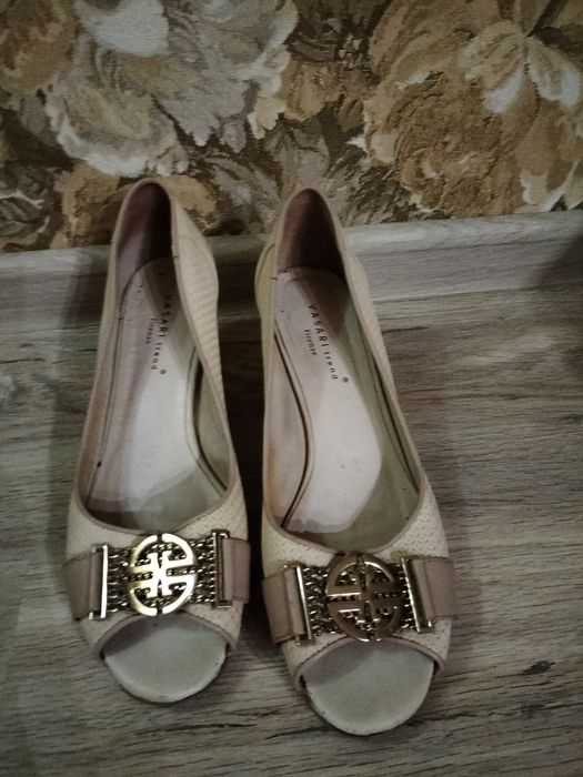 Літні шкіряні туфлі