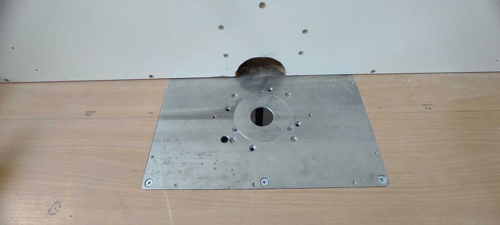 Пластина для фрезера Makita RP 2300 /Стіл для фрезера Makita RP 2300