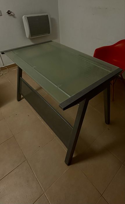 Mesa secretária de trabalho