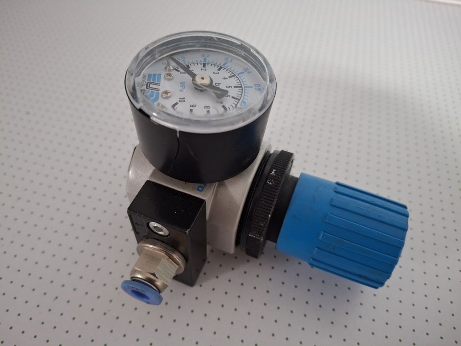 Regulator ciśnienia FESTO LR-D-7-I-MINI