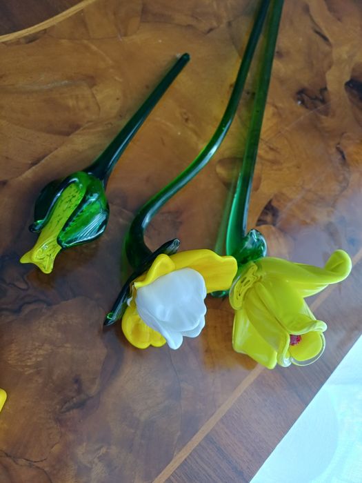 Цветы из цветного стекла винтаж Западная Европа