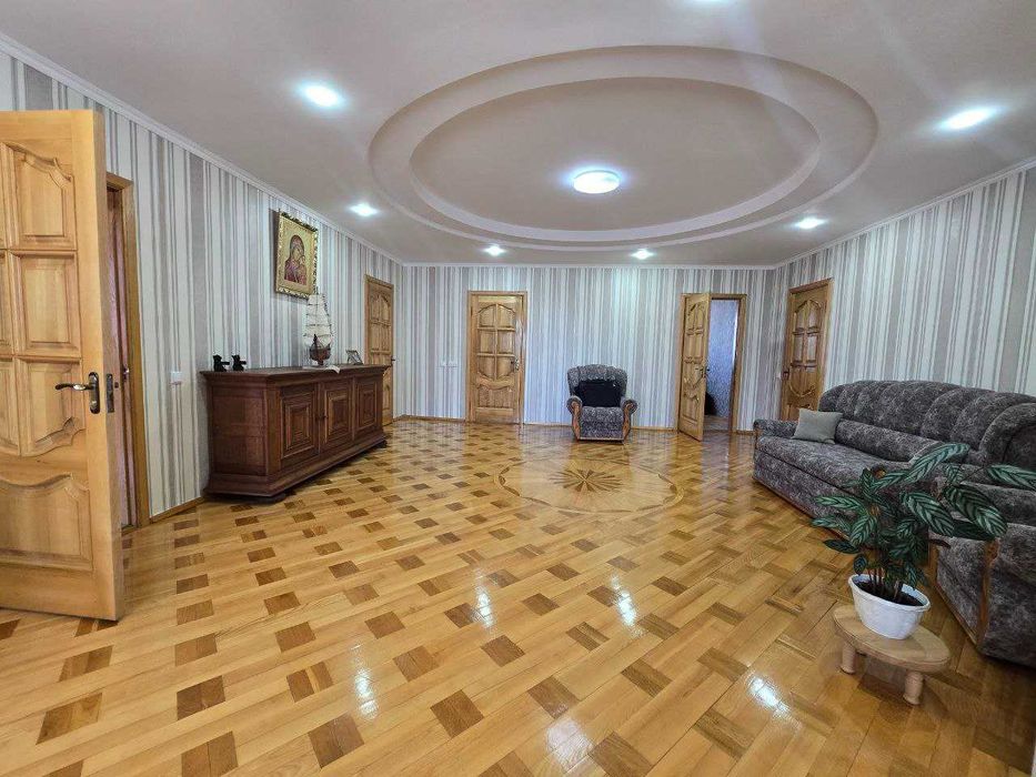 Резиденція біля озера | Статус. Простір. Приватність.