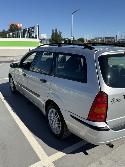 Ford Focus 1.4 gasolina 2002