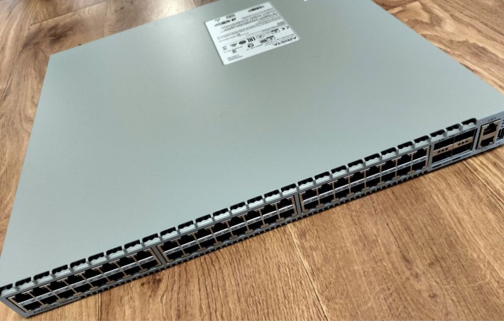 Коммутатор Arista  DCS-7050TX-64