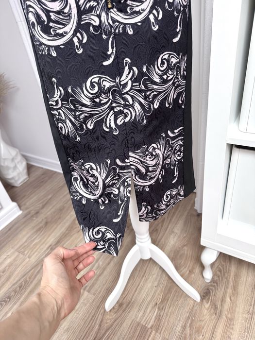 Sukienka strukturalna 3d biurowa wizytowa elegancja H&M nowa 36