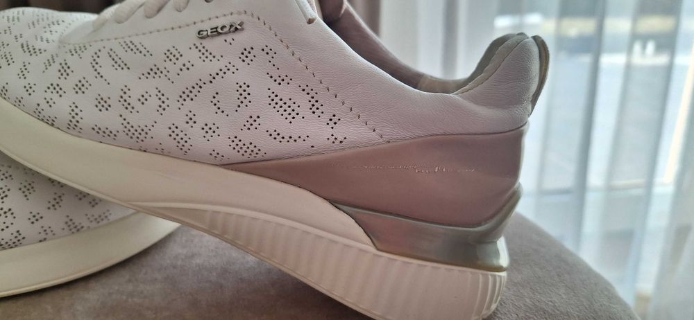 Sneakersy ażurowe oddychające Geox skóra naturalna