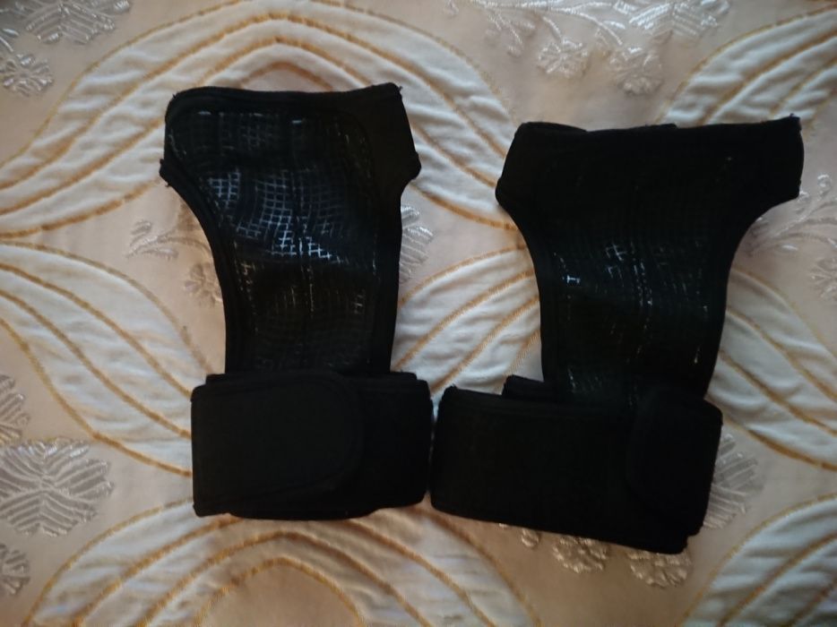 Vendo Luvas/Estafas para Crossfit/Musculação