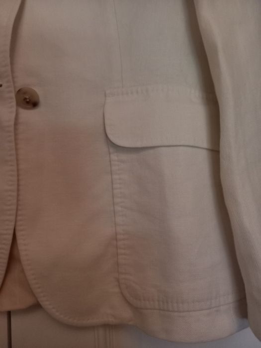 Blazer em linho da Máximo Dutti  na cor cru