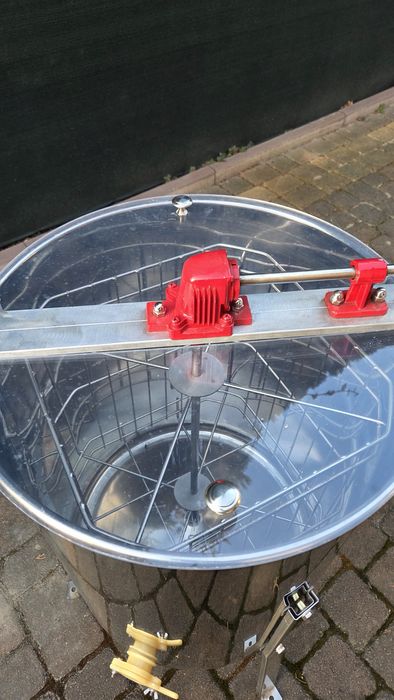 Miodarka 4 ramkowa nierdzewna.