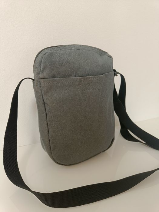 Oryginalna Saszetka Nike Tech / Torebka na ramię – Szara – Stan BDB
