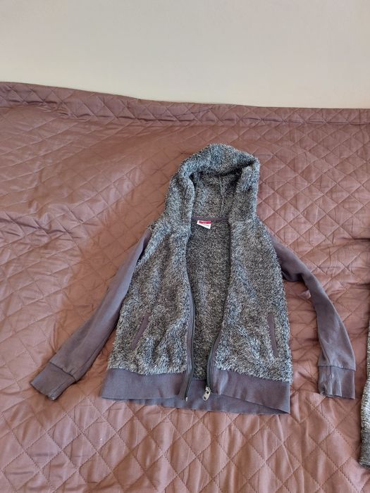 Bluza dziewczęca: rozmiar 122/128