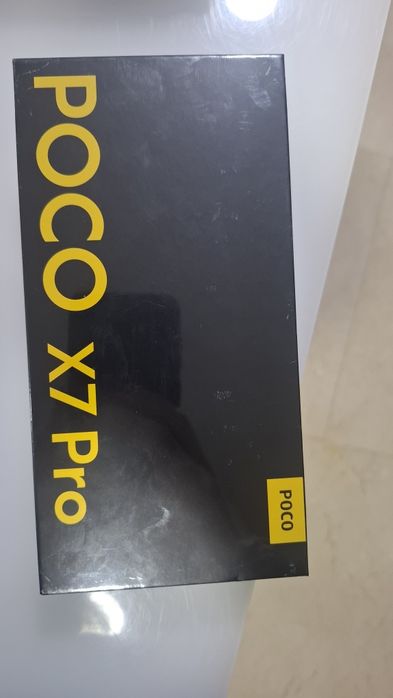 Telemóvel em embalagem de origem