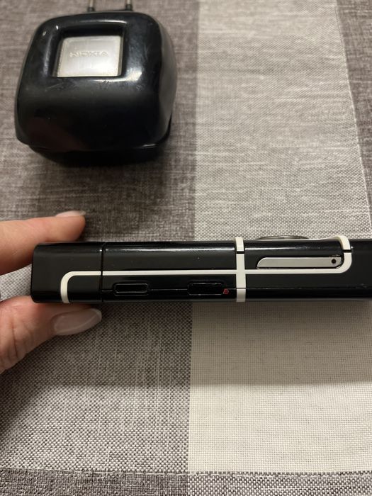 Nokia 7280 czarna plus etui