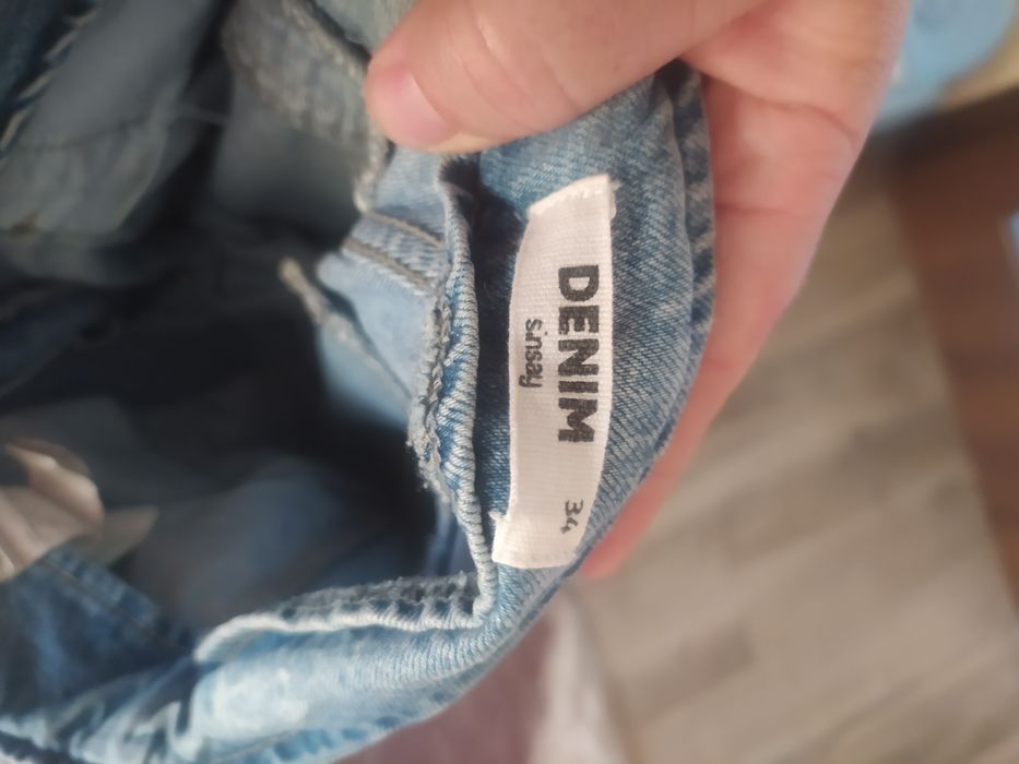 Spodnie jeansy dżinsowe 34 XS bawełniane do kostek Sinsay