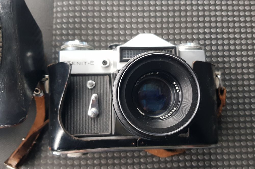 Aparat fotograficzny Zenit E plus kabura