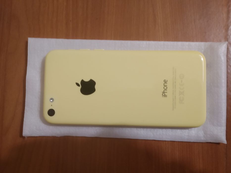 iPhone 5C amarelo