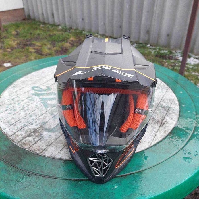 Мотошолом дитячий 55 розмір LS2 Pioneer EVO