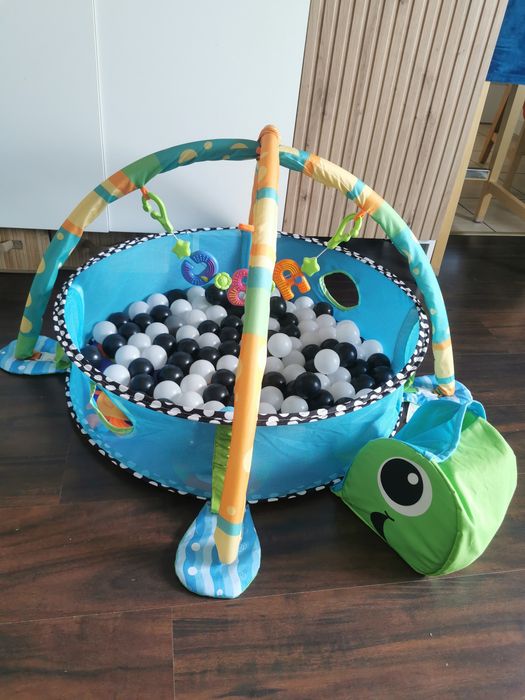Mata edukacyjna kojec basen na piłeczki i