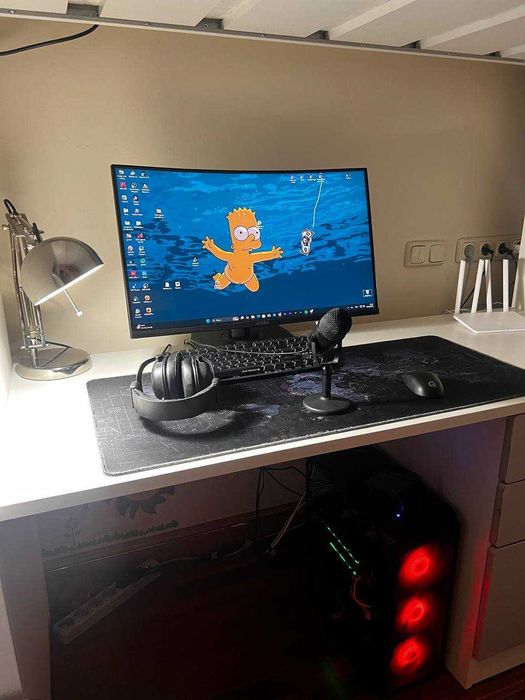 Компьютер, монитор asus, клавиатура, мышка, микрофон, наушники