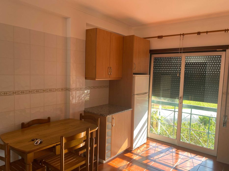 Apartamento T2 para Arrendar - R. Dr. David Almiro Vale 78 - Tondela