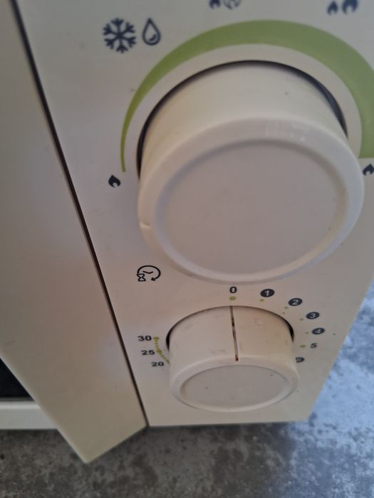Micro ondas com falta de pecas