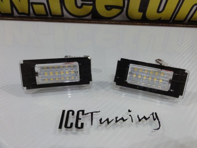 Suporte de lâmpada de matricula com led branco para Mini R56 / R57 / R58 / R59