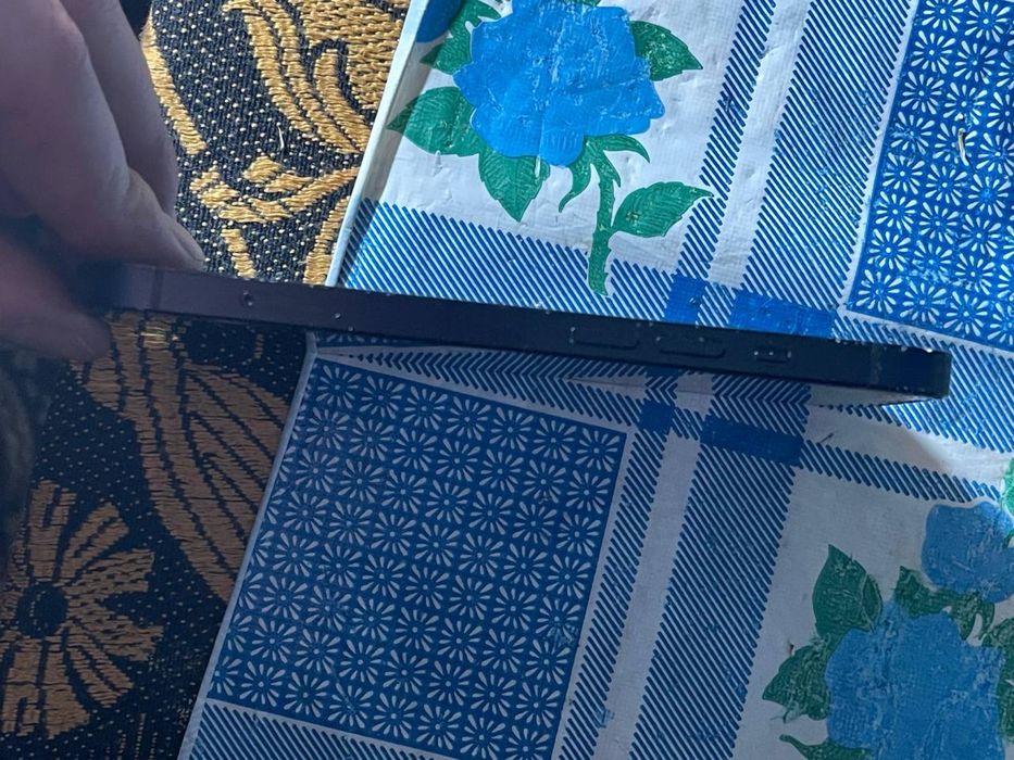 Обменяю iphone 13 128gb r-sim