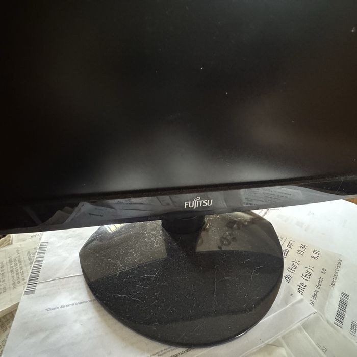 Monitor- LCD Fujitsu