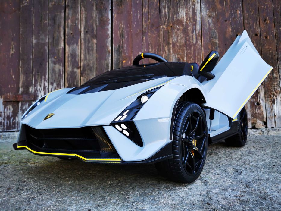 Samochód LAMBORGHINI AUTENTICA 4x4 Auto Akumulator Elektryczny DZIECI