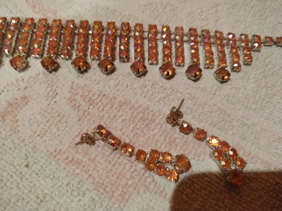 Naszyjnik z kolczykami.