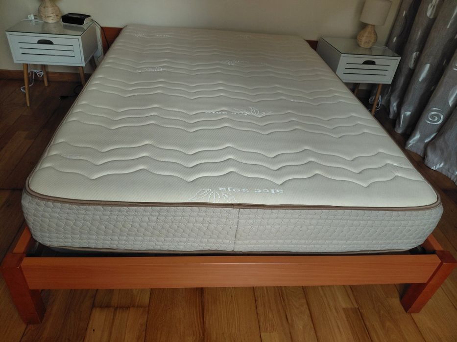 Cama com estrado sem colchão