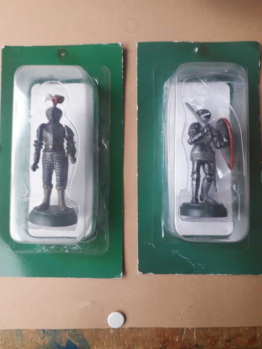 Guerreiros e Cavaleiros: Figuras em Chumbo Flamengo e Sérvio
