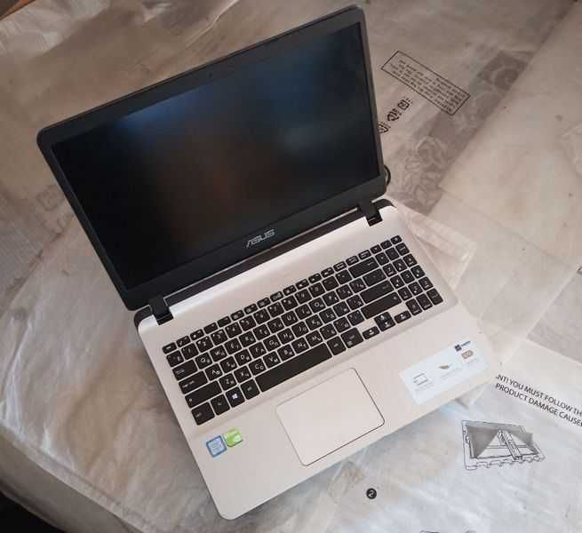 Ноутбук Asus F507U (на запчасти)