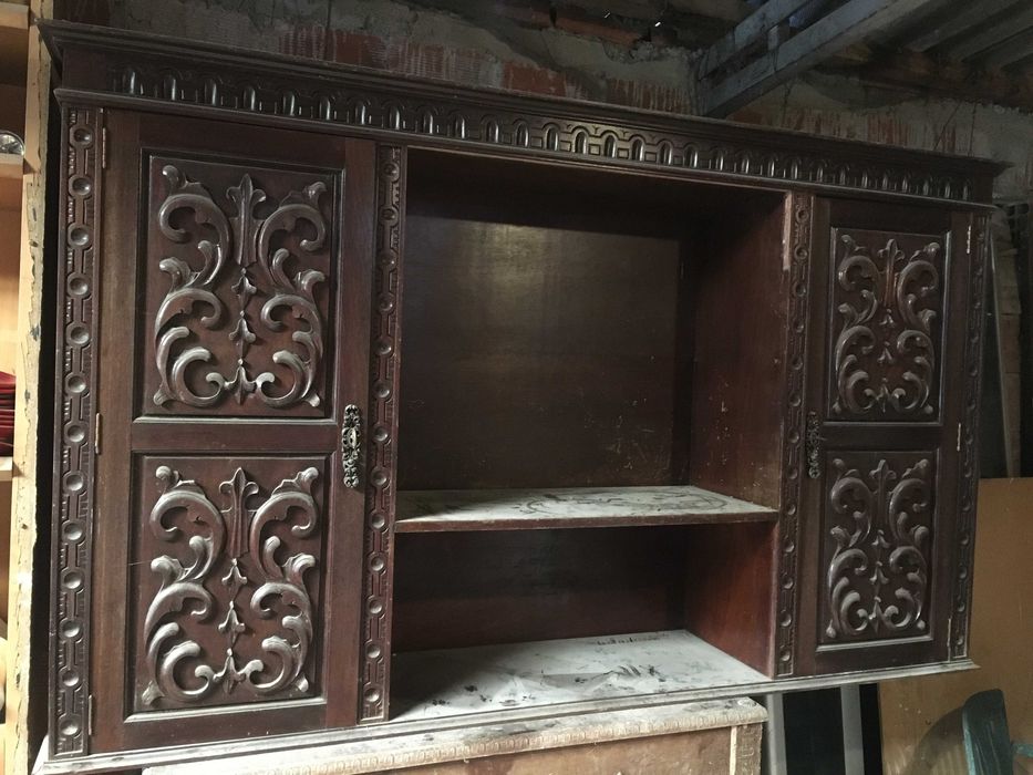 Armário Antigo ideal para restauro