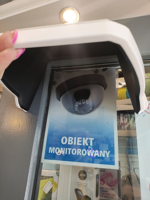 Daszek na kamere zewnętrzna
