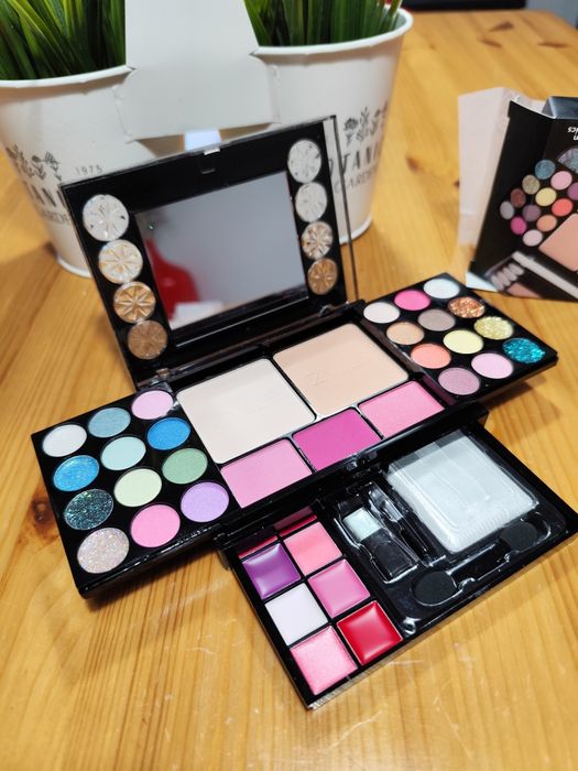 Kit maquiagem 40 peças novo