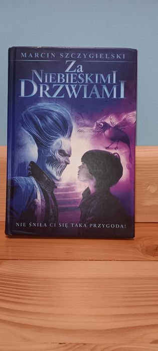 Za niebieskimi drzwiami