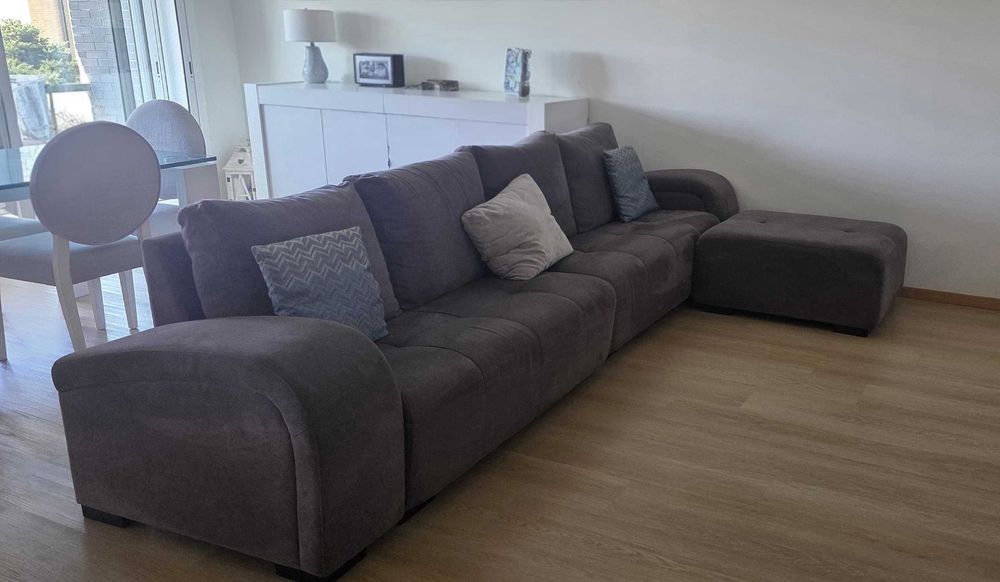 Sofá com chaise longue cinza