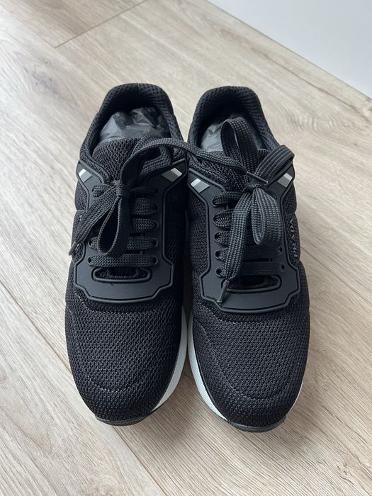 Prada кросівки, оригінал, нові, 38 р