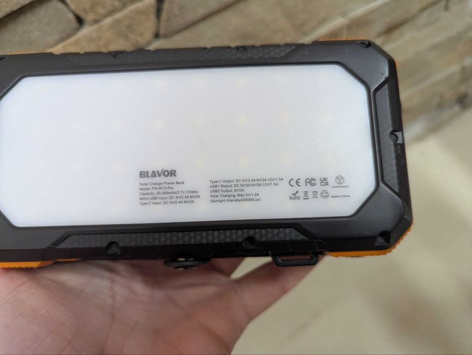 Сонячний павербанк 20000mAh з ліхтарем та швидкою зарядкою PD  компас