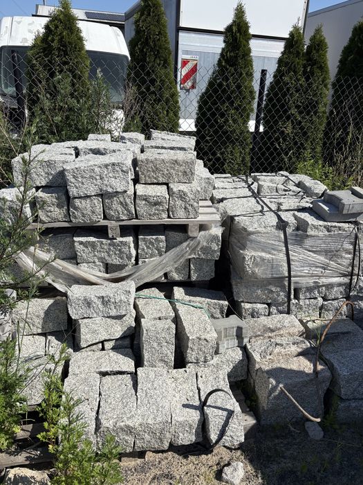 Granit łupany 16x32 grubość 16 cm