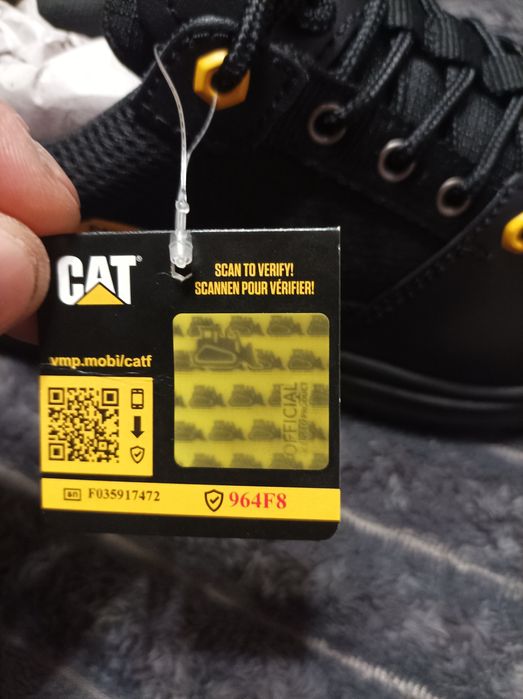 Продам кросівки CATERPILLAR